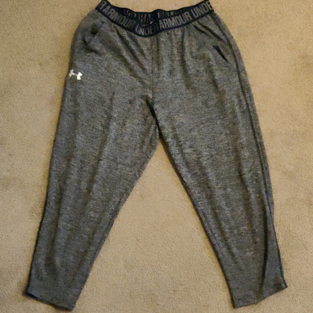 Under ArmourCropped Sweatpants